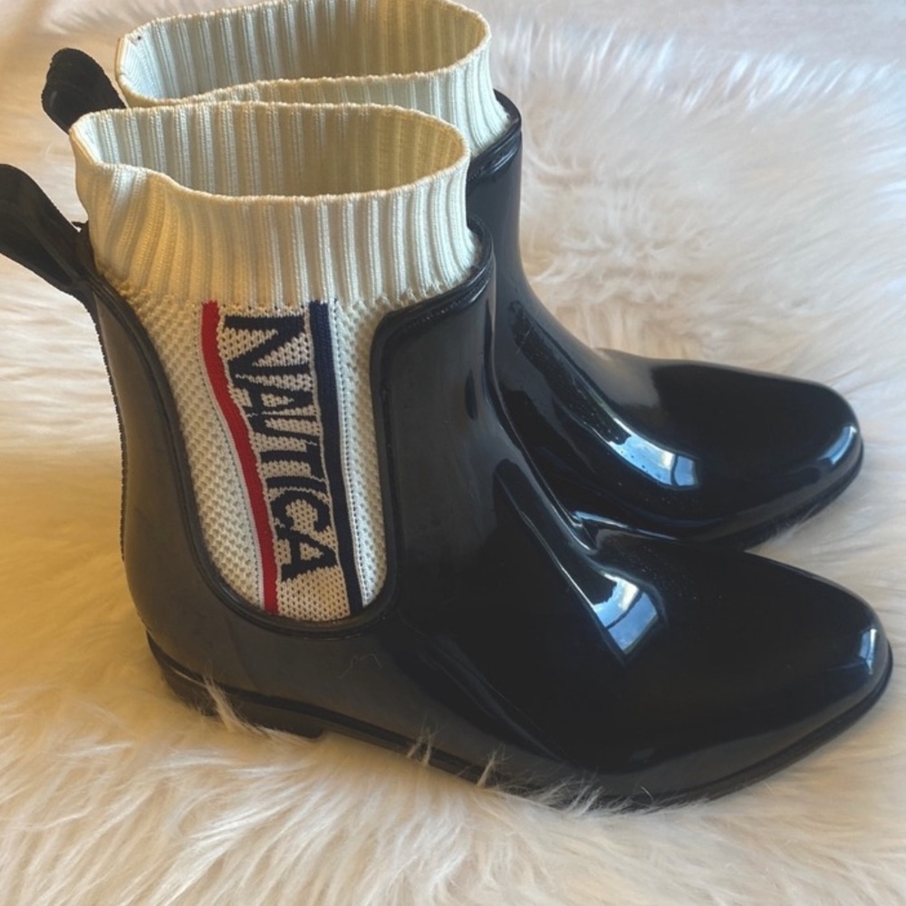 Nautica Black Gloss Rain Booties Size 6 NWOT - Picture 2 of 7